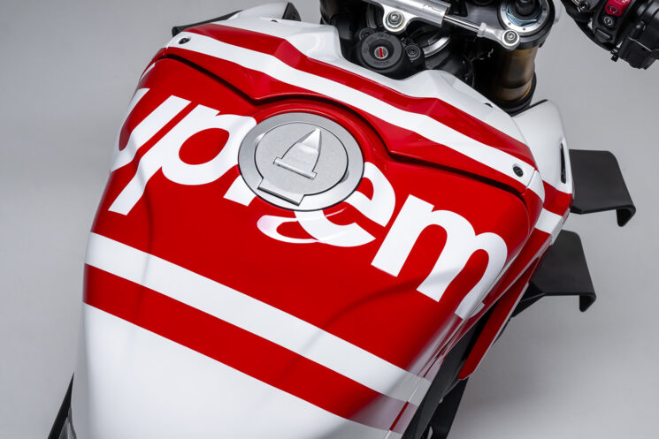 Édition limitée Suprême Ducati Streetfighter V4 S