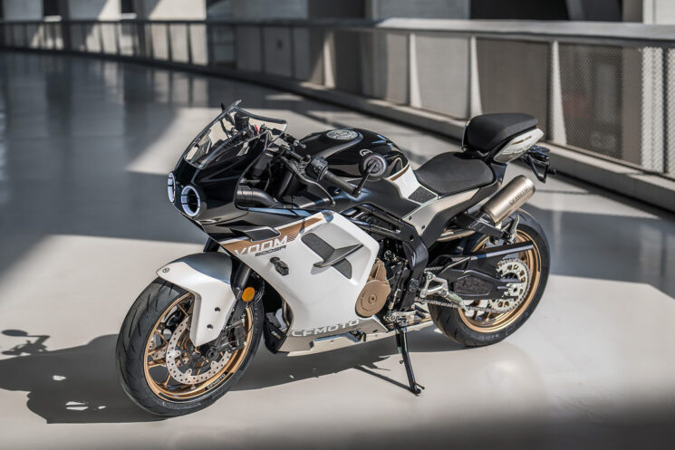 Moto sportive rétro CFMoto 500SR Voom