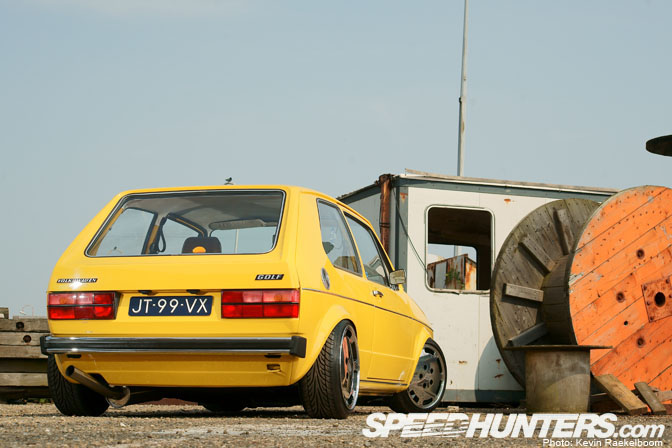 Car Feature>> Yellow ‘submarine’