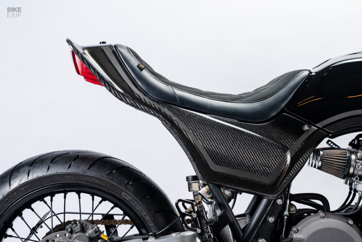 Honda CB750 personnalisée par STG Tracker