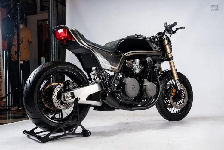 Honda CB750 personnalisée par STG Tracker