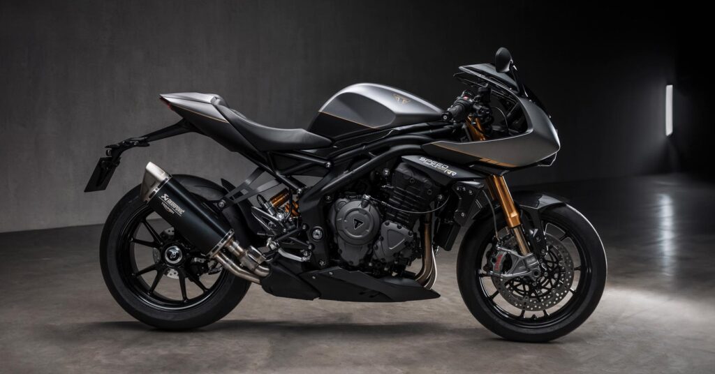 Lecture rapide : la Breitling x Triumph Speed ​​Triple 1200 RR et plus