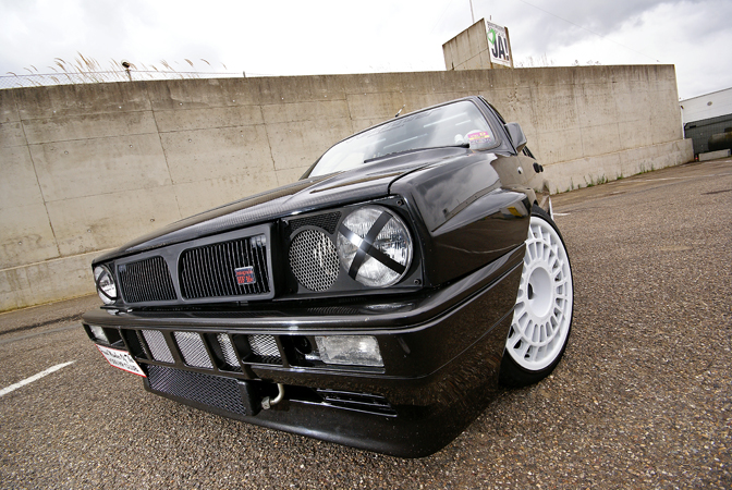 Car Feature>> Delta Integrale 16v