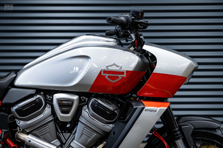 Harley Pan America personnalisée par Powerbrick