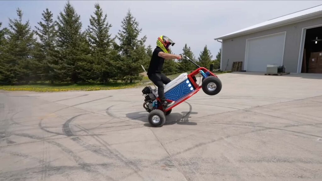 La construction d'un kart refroidisseur échangé par Dirt Bike est absolument sauvage