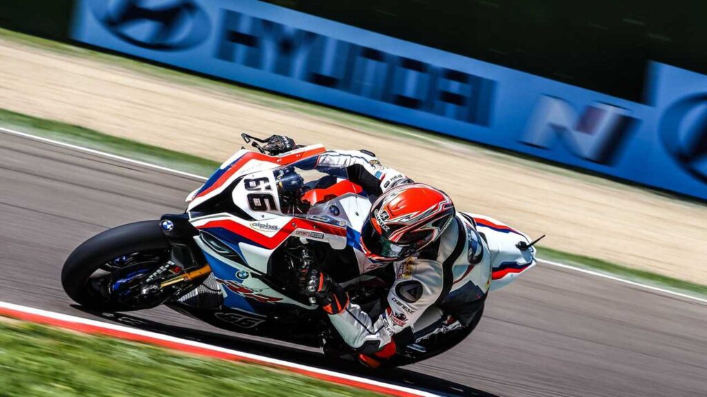 Le nouveau PDG de BMW déclare qu'il envisage une inscription en MotoGP
