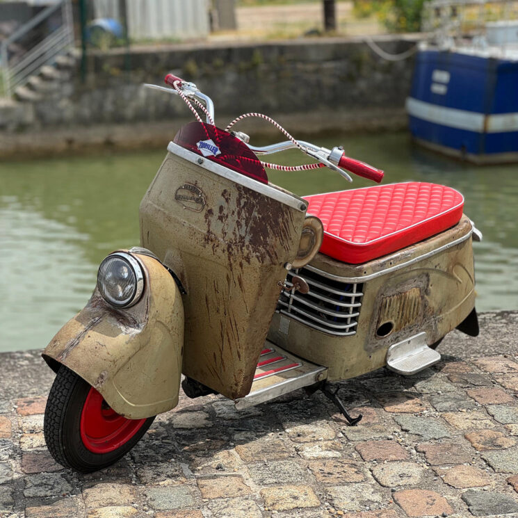Scooter hybride Bernardet x Honda par Seb's Atelier et Objet Marcant