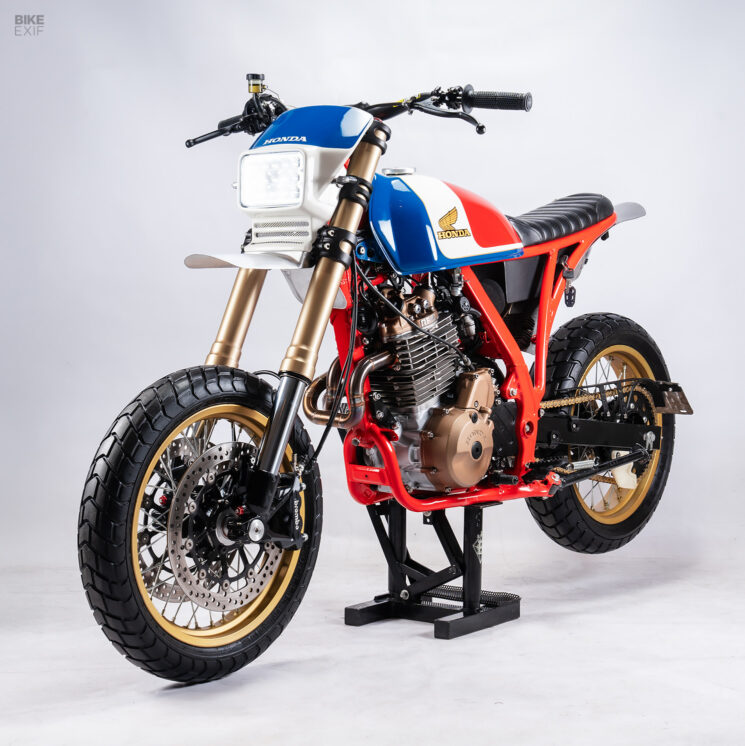 Honda NX650 personnalisée par STG Tracker