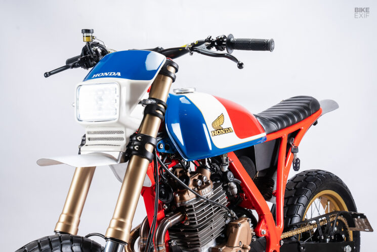 Honda NX650 personnalisée par STG Tracker