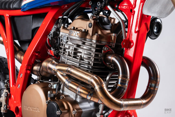 Honda NX650 personnalisée par STG Tracker