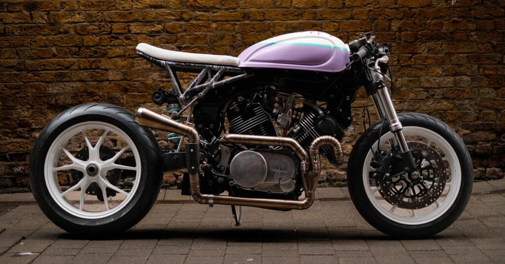 Miami Slice : un café racer Yamaha TR1 original venu de Londres