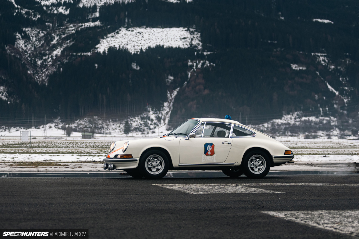 porsche-911-police-Rijkswacht-banzai-en-rouesbywovka-4