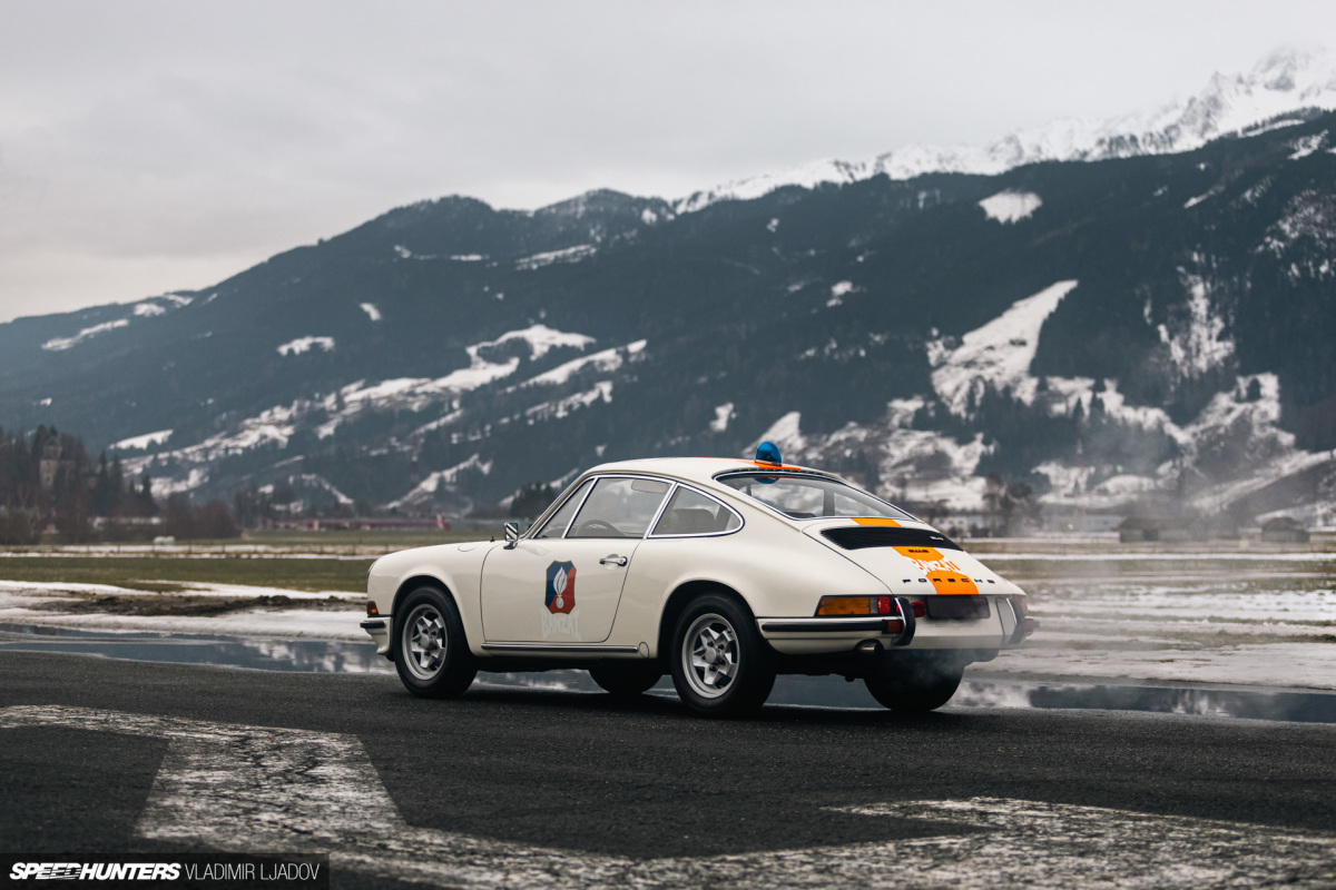 porsche-911-police-Rijkswacht-banzai-en-rouesbywovka-6