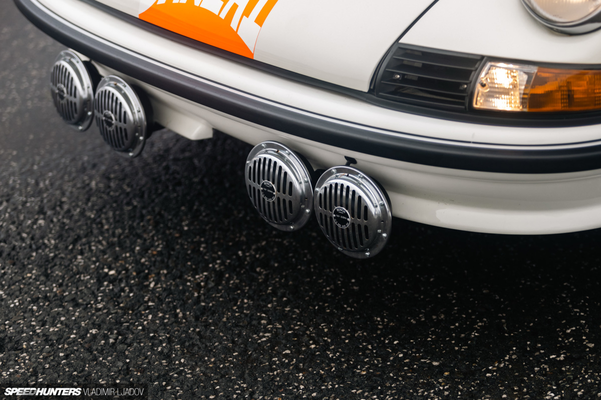 porsche-911-police-Rijkswacht-banzai-en-rouesbywovka-11