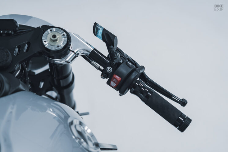 BMW R nineT café racer néo-futuriste