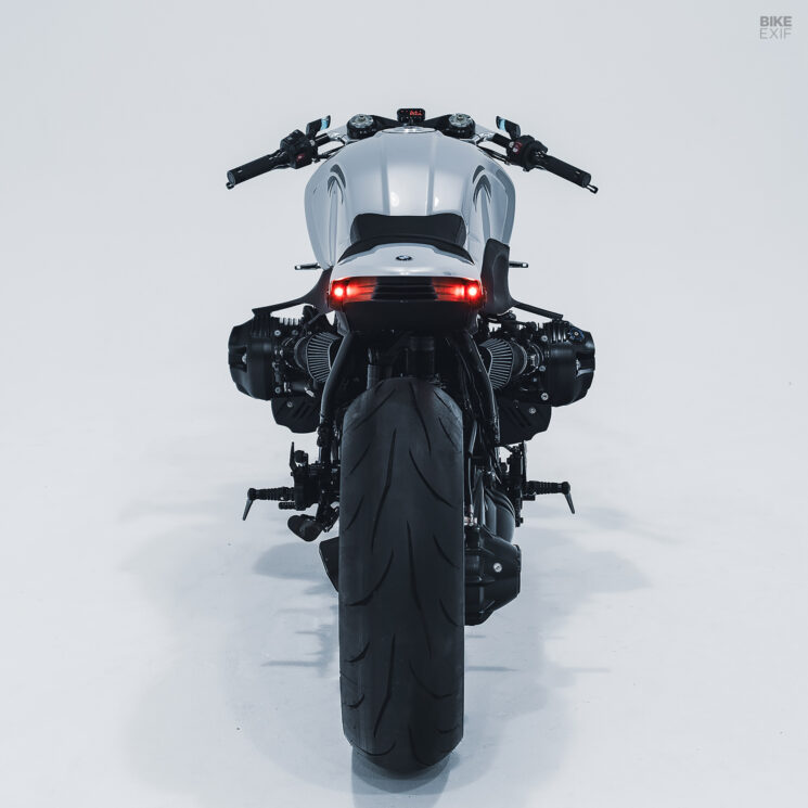 BMW R nineT café racer néo-futuriste