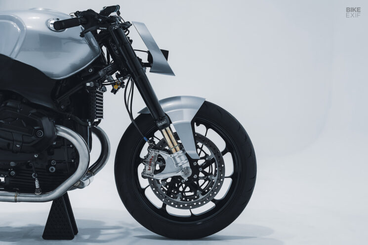 BMW R nineT café racer néo-futuriste