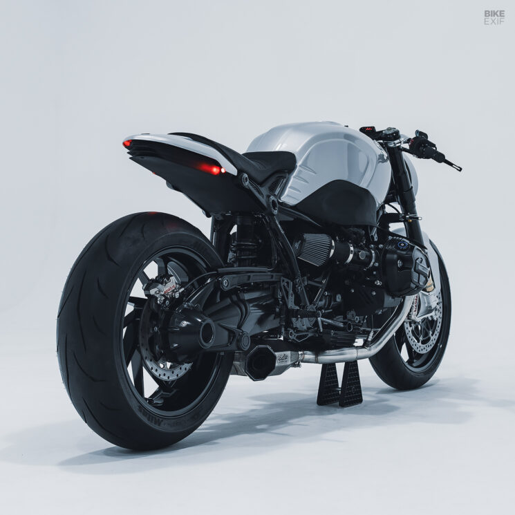 BMW R nineT café racer néo-futuriste