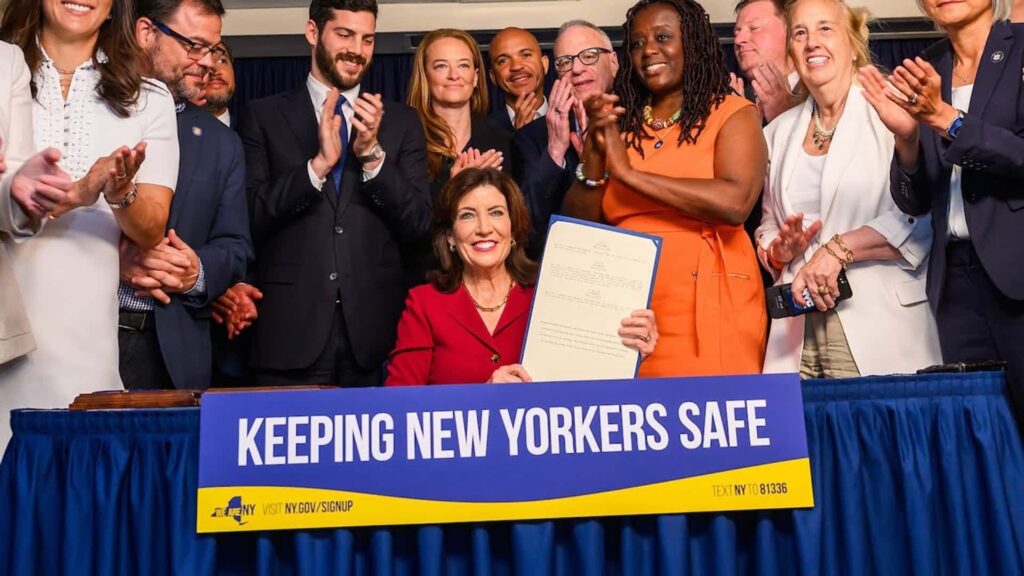 C'est officiel, l'État de New York impose l'immatriculation des cyclomoteurs