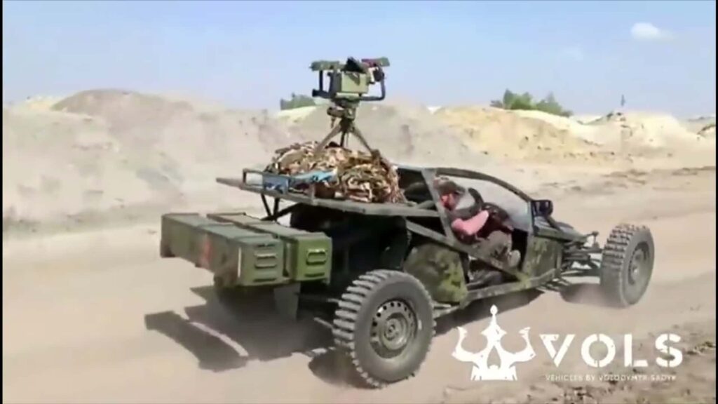 Les Ukrainiens ont construit ce véhicule tout-terrain à attaque rapide et doté d'un lance-roquettes