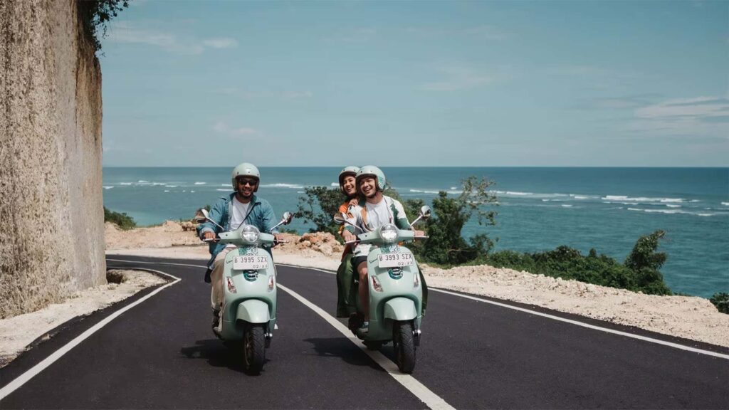 Vespa rend hommage à la culture indonésienne avec une Primavera inspirée du batik