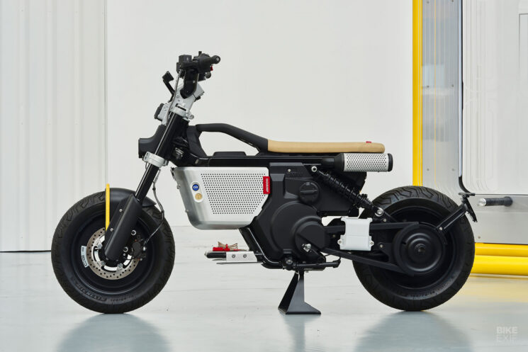 Vélo électrique BMW CE 02 personnalisé par Vagabund Moto