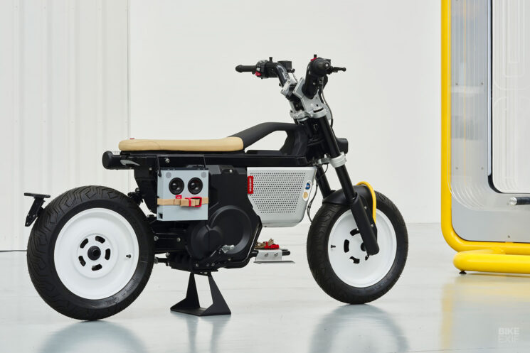 Vélo électrique BMW CE 02 personnalisé par Vagabund Moto