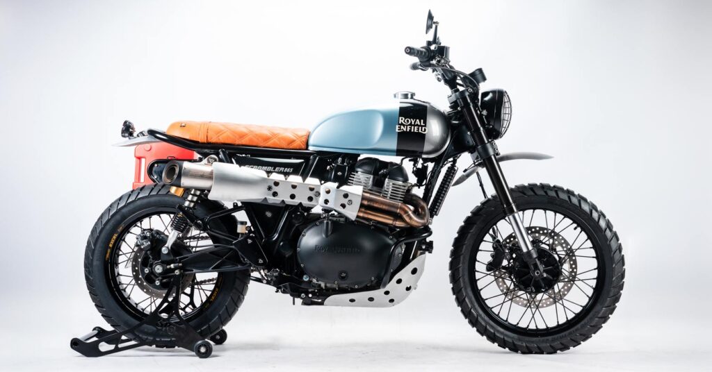 Amoureux de la boue sous couverture : un scrambler Royal Enfield 650 d'Argentine