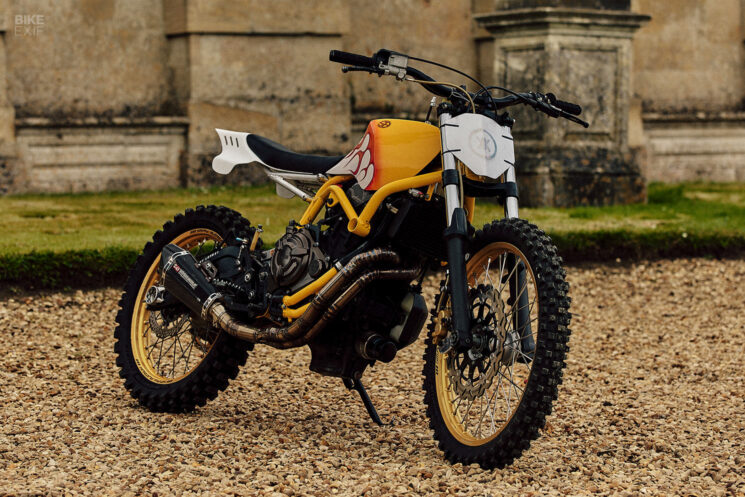 Traqueur plat Yamaha MT-07 par Dan Stone