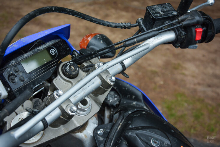 Modifications budgétaires pour motos tout-terrain homologuées pour la route