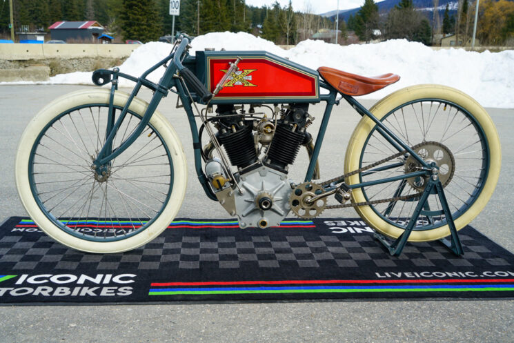 Réplique de tracker de planche Excelsior vintage