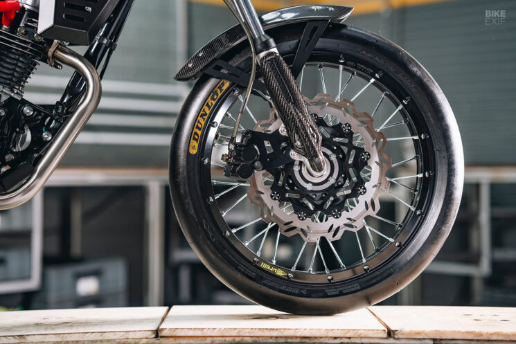 AKT NKD 125 street tracker par FP