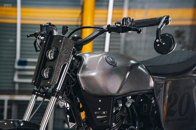 AKT NKD 125 street tracker par FP