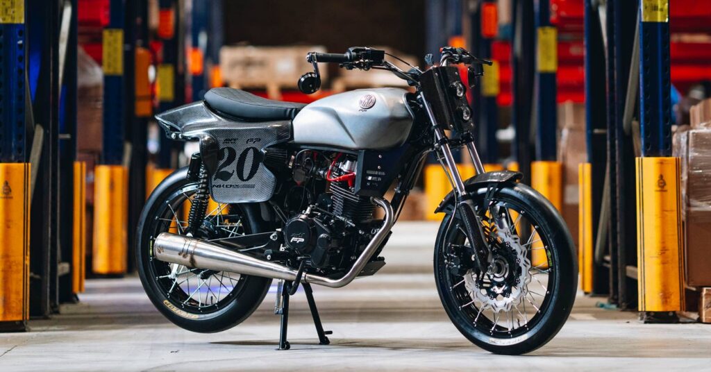 Slick Single : un street tracker AKT NKD 125 de Colombie