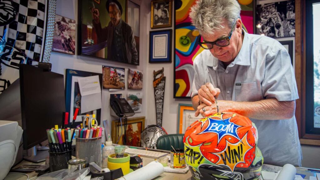 Après l'avoir vendue, le peintre légendaire Troy Lee rachète sa société homonyme