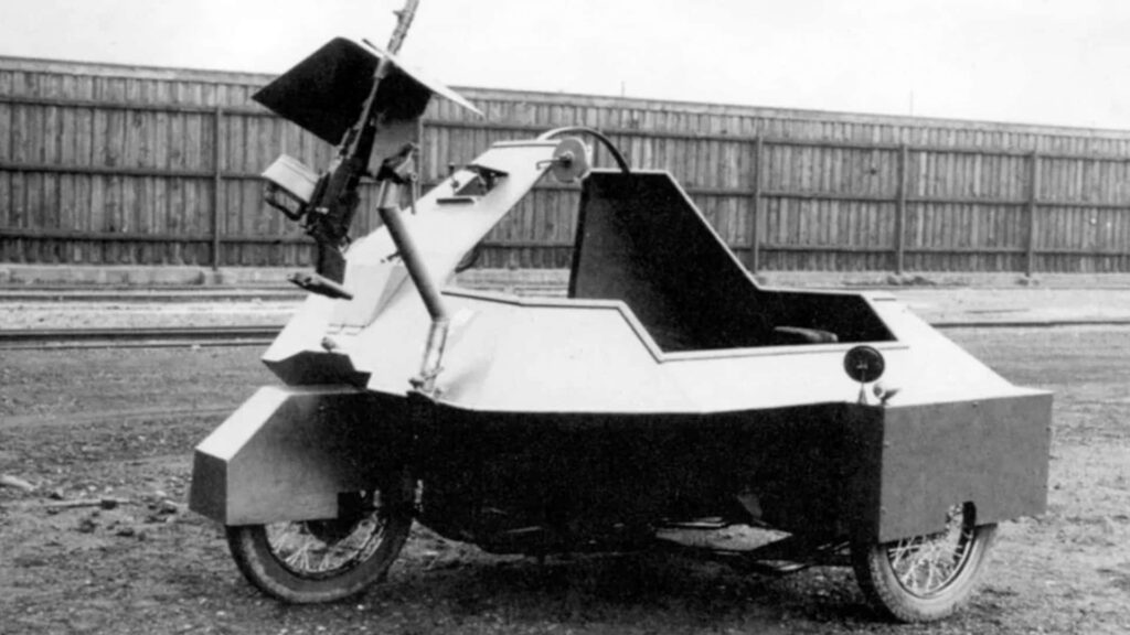 Cette Harley-Davidson blindée des années 1930 est équipée d'un side-car et d'une mitrailleuse