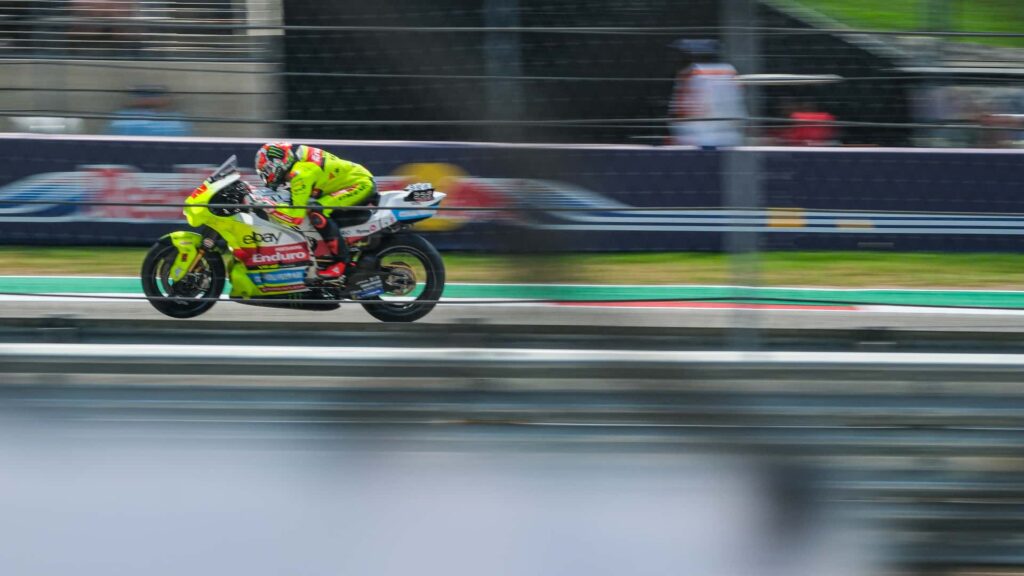 Je suis désolé, mais tu n'es pas aussi bon qu'un pilote de MotoGP