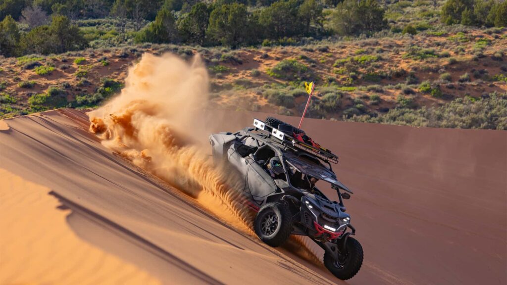 Le Maverick R Max de Can-Am est arrivé, il est temps de rouler vite en famille