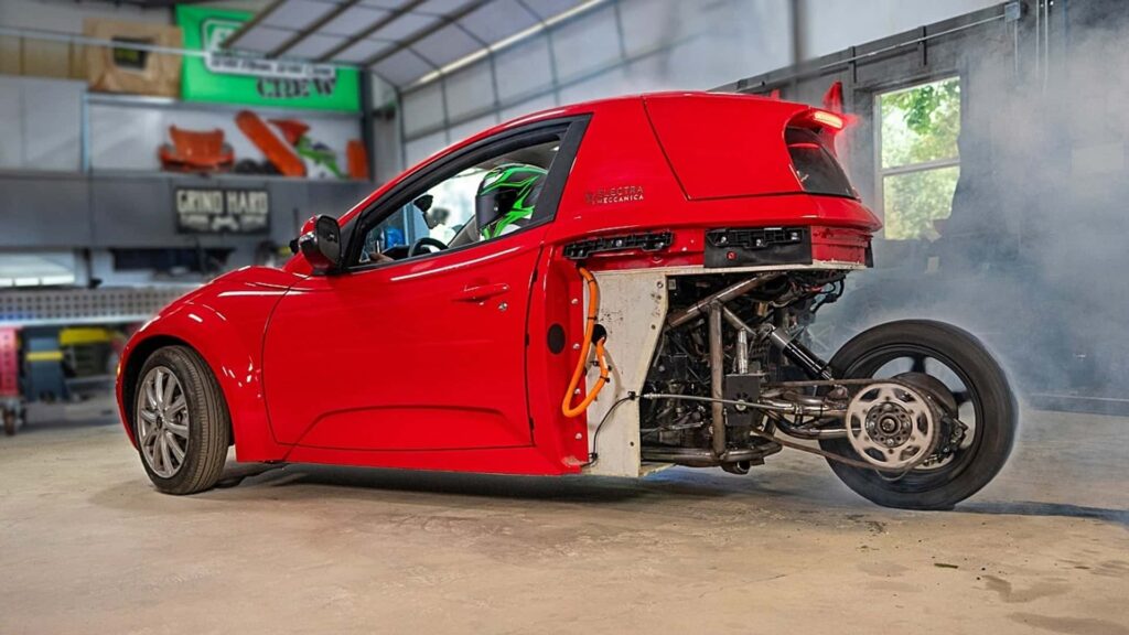 Un véhicule électrique interdit remplacé par une Hayabusa est une réalité, et c'est fou