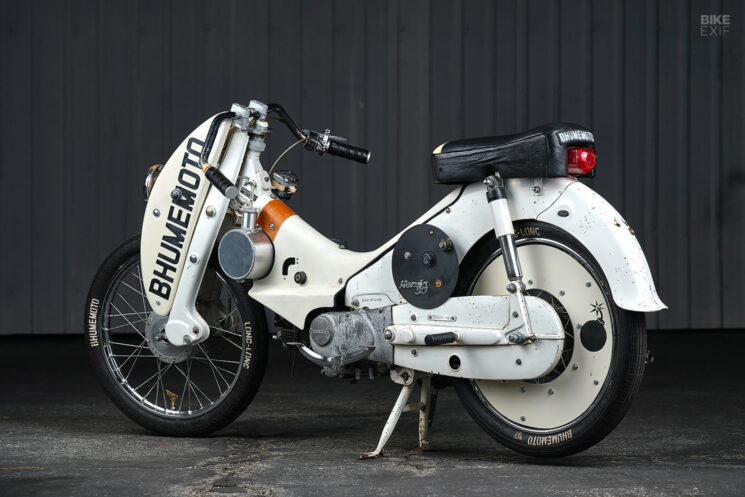 Honda Super Cub C100 1965 personnalisée par Bhumemoto