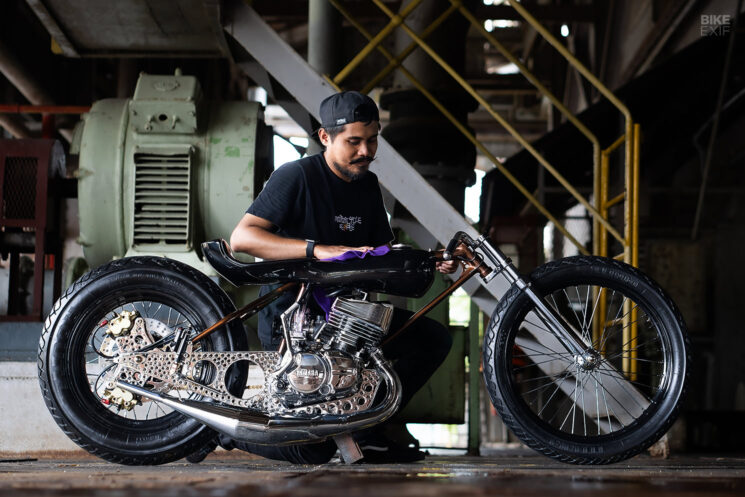 Moto de dragster bimoteur Yamaha RXZ 125 de FNG Works