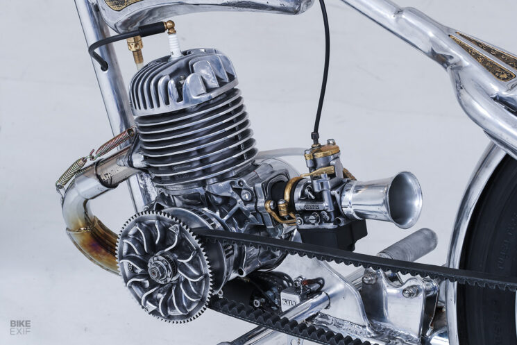 Moto de course terrestre à deux temps construite sur mesure par Wannabe-Choppers