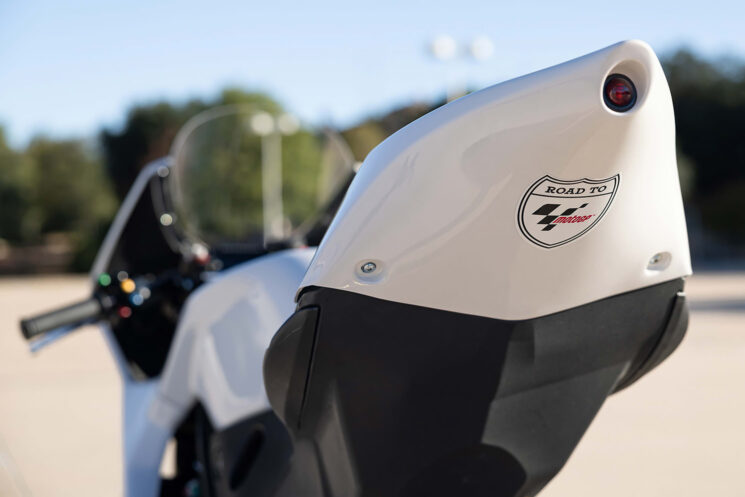 Moto de course Krämer APX-350 MA 2025