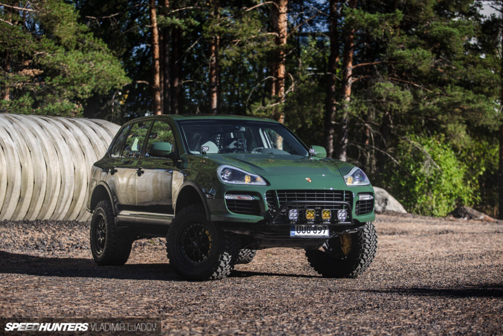 A Lifted Porsche Cayenne Turbo With A Racing Vibe