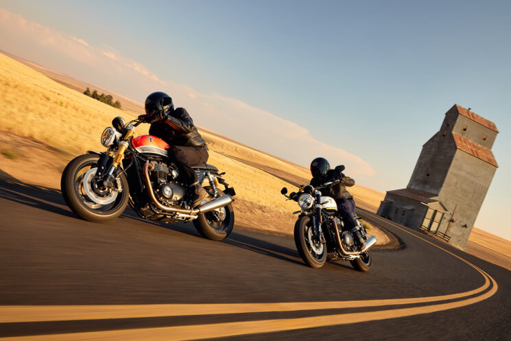 Premier aperçu : les Triumph Speed ​​Twin 1200 et Speed ​​Twin 1200 RS 2025