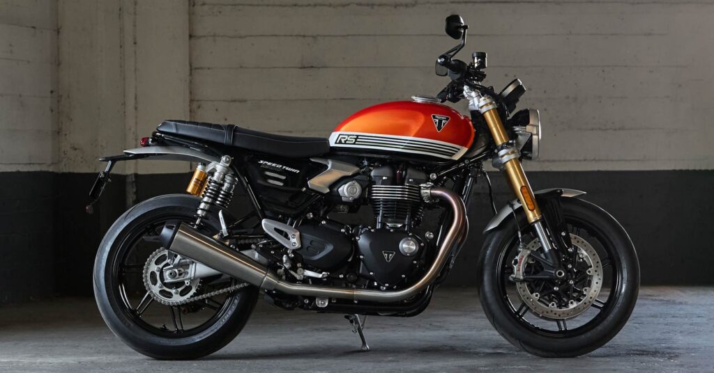 Premier aperçu : les Triumph Speed ​​Twin 1200 et Speed ​​Twin 1200 RS 2025