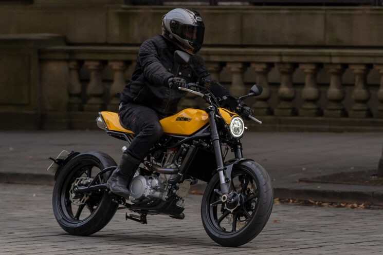 Le nouveau supermotard monocylindre CCM Street Moto