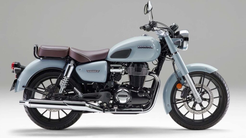 La Honda GB350C obtient enfin une date de sortie et un prix