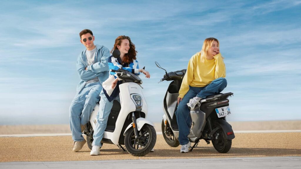 Le nouveau scooter électrique de Honda veut recharger vos batteries lors de vos déplacements quotidiens