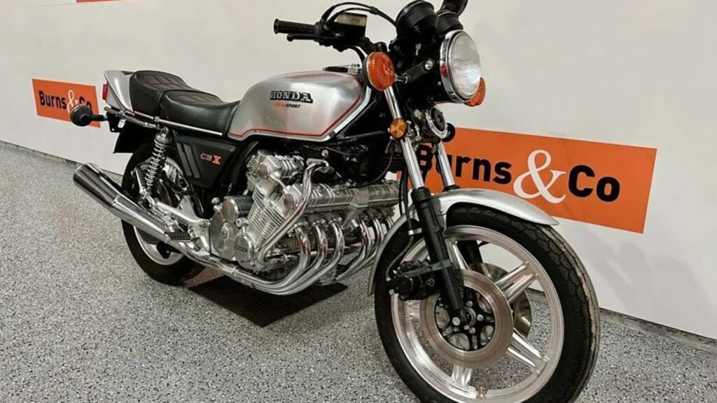 Quelqu'un a volé cette Honda CBX entièrement d'origine, au moins ils ont eu un prix incroyable